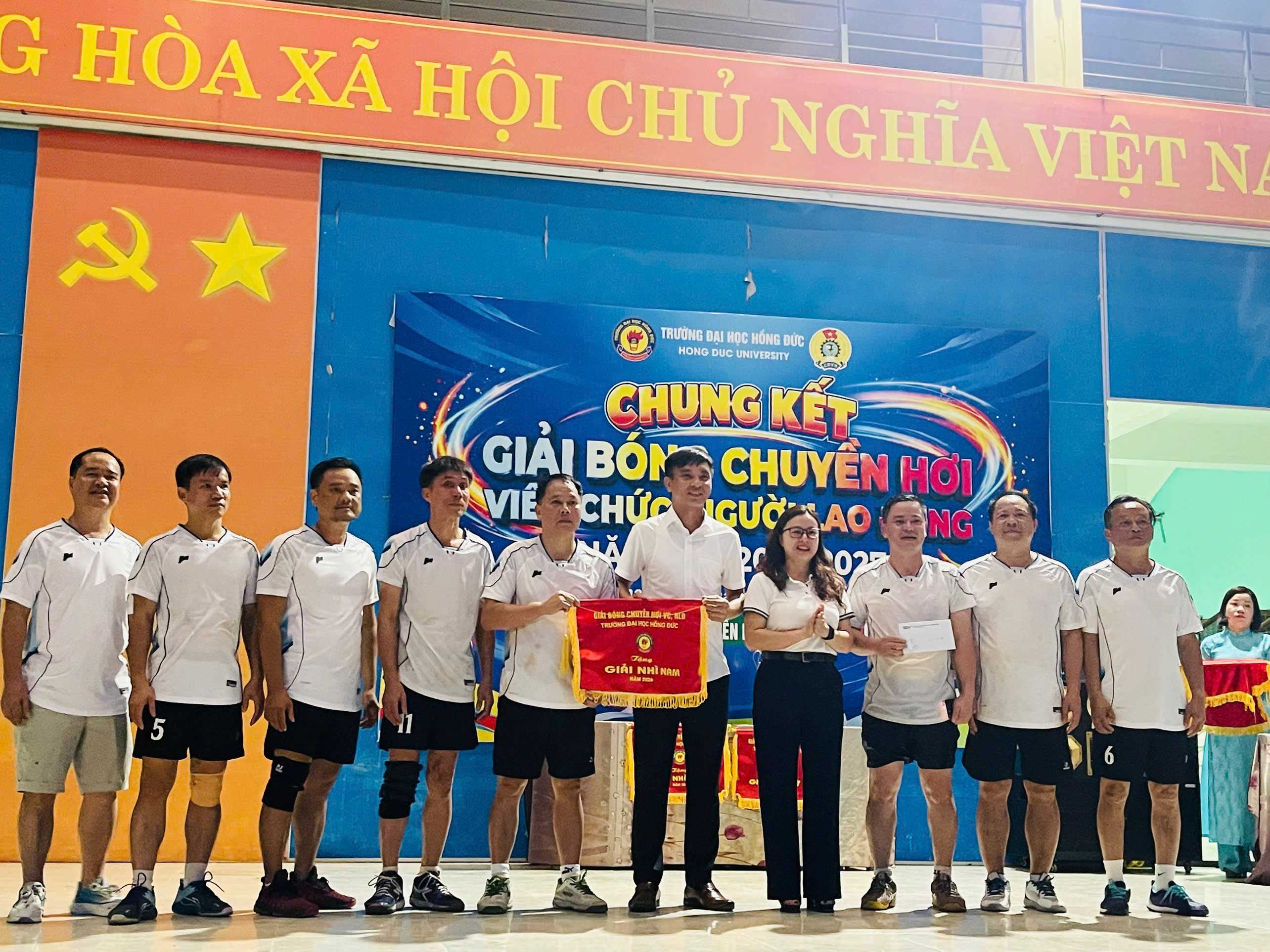 Liên quân 2 Khoa Văn hóa- Nghệ thuật, Khoa chính trị - luật, Khoa Tâm lý -giáo dục xuất sắc giành giải nhì giải bóng chuyền hơn năm học 2026–2027